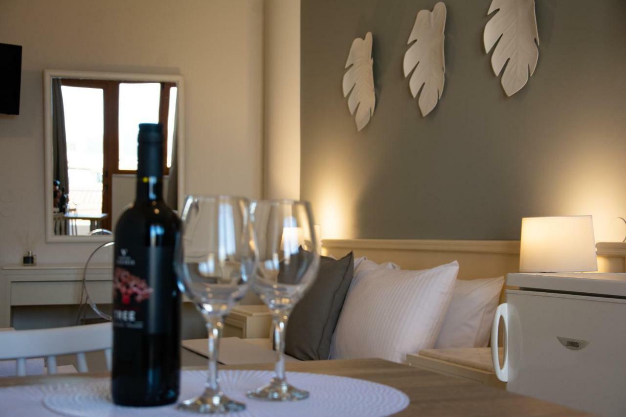 Horizon Apartments ปลาเตเนียส ภายนอก รูปภาพ